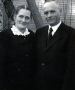 Ortsbauernführer Benjamin Schwarz und seine Frau Luise, Gebersheim 1956
