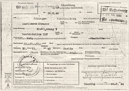 Fotografie: Von Donata Helmrich gefälschte Abmeldung für die untergetauchte Andrea Wolffenstein als „Charlotte Maly“, 1944