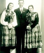 Ludmila and Kryštof Jahn with their daughter Vlasta (left), Postřekov, 1945.