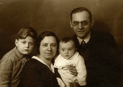 The Kornblum family, left to right: Izaak, Lonia, Borus, and Szlomo, Warsaw, 1936.