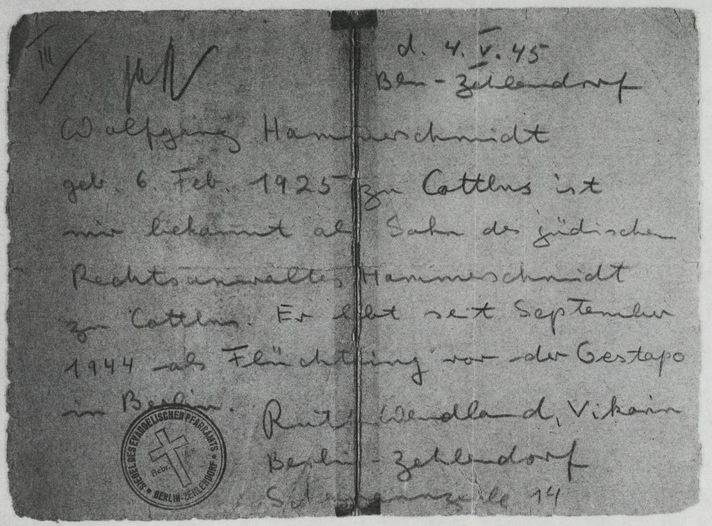 Fotografie: Erklärung Ruth Wendlands zur Identität von Wolfgang Hammerschmidt, Berlin, 4. Mai 1945