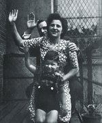 Abschiedsfoto der Familie Jedwab kurz vor ihrer Auswanderung in die USA 1948