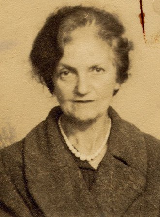 Fotografie: Foto von Margarete Lieffering auf dem Antrag auf Anerkennung als „Opfer des Faschismus“, um 1945