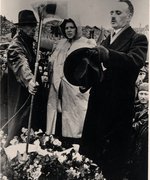 Adolf Berman (right) giving a speech at the memorial for the victims of the Warsaw ghetto and the fighters of the ghetto uprising, Warsaw, 1946.