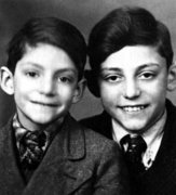 Hans Rosenthal (rechts) und sein Bruder Gert, um 1940