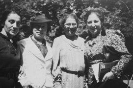 Gizela Fleischmann (2nd from left), Bratislava, 1930s.