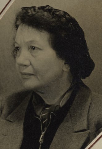 Porträt von Hedwig Sussmann, 1944, aus dem Nachkriegsfotoalbum von Alice Nickel