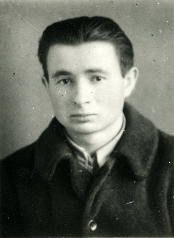 Fotografie: Oswald Rufeisen in Nowa Wilejka bei Wilna (Vilnius), 1945