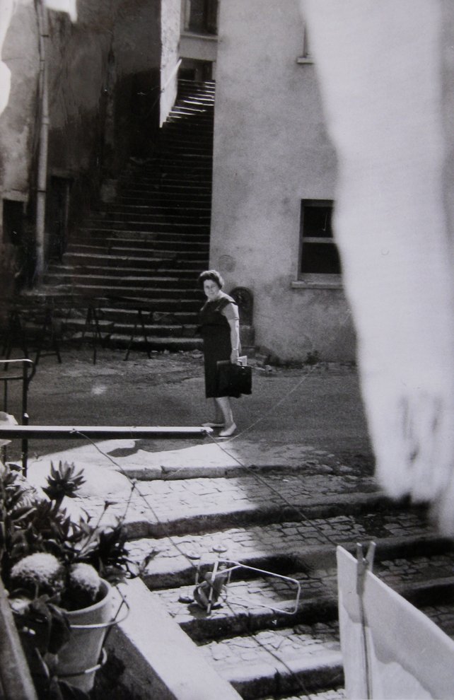 Fotografie: Jeanne Barnier, vermutlich in der rue du Savelas in Dieulefit, undatiert