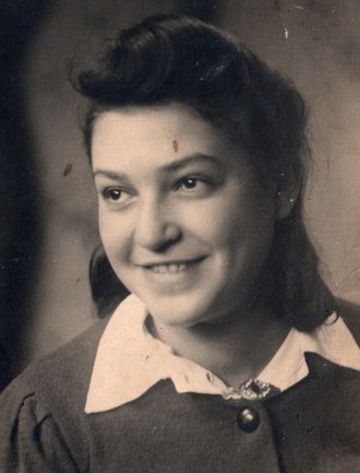 Helena Hochberg shortly after her arrival in Palestine, 1947.