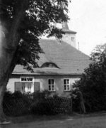 Pfarrhaus und Kirche in Senzke, 1944