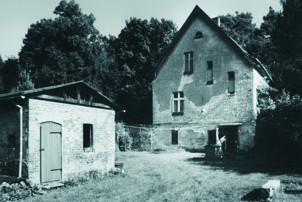 Fotografie: Das Haus von Luise Nickel in Strausberg, nach 1945