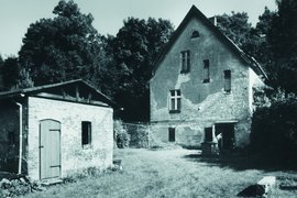 Fotografie: Das Haus von Luise Nickel in Strausberg, nach 1945