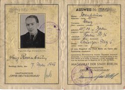 Fotografie: Ausweis als „Opfer des Faschismus“ von Heinz Rosenbaum, 7. Mai 1946