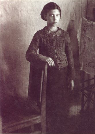 Nelli Gordon after liberation in Dnepropetrovsk, 1945.