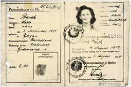 Personalausweis von Lotte Basch, 1946