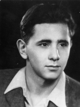Photo: Endre Grósz, Budapest, around 1944.