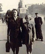 Fotografie: Sofia und Hanna Stern, Riga, um 1949