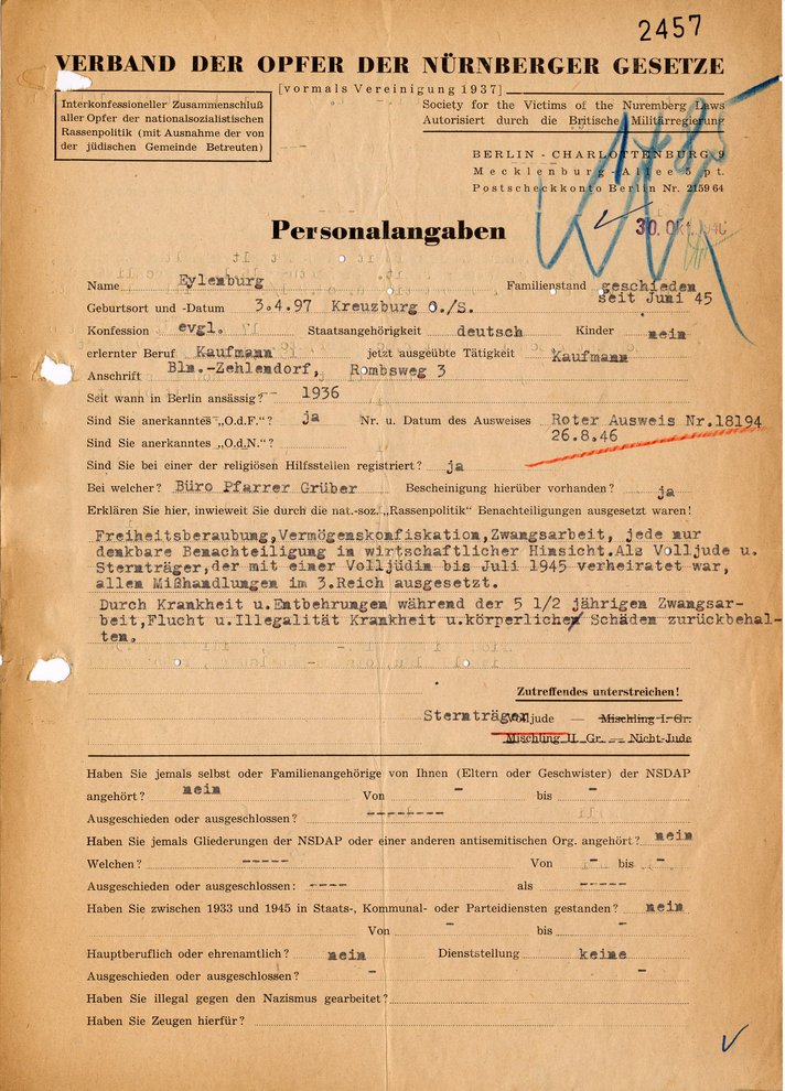 Fotografie: Personalangaben zum Aufnahmegesuch in den Verband der Opfer der Nürnberger Gesetze, 15. Oktober 1946