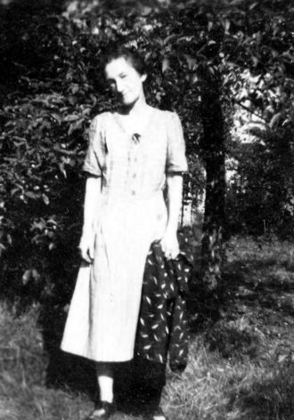 Photo: Marie Burde, known as “Mieze,” around 1942.