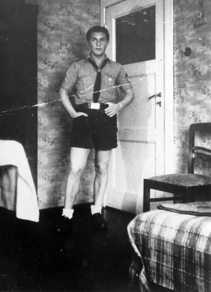 Fotografie: Eugen Herman in der HJ-Uniform von Horst Winkler, Luckenwalde 1943