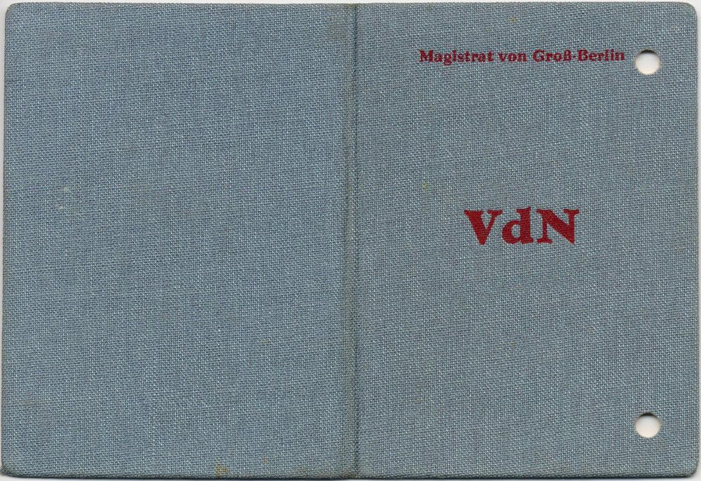 Fotografie: Ruth Wedels Ausweis als „Verfolgte des Naziregimes“, 1953