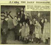Zeitungsbericht über die Ankunft von 20 mit Hilfe des BCRC und der Hilfsorganisation Barbican Mission to the Jews aus Prag ausgeflogenen Flüchtlingskindern in London am 12. Januar 1939, Daily Telegraph vom 13. Januar 1939