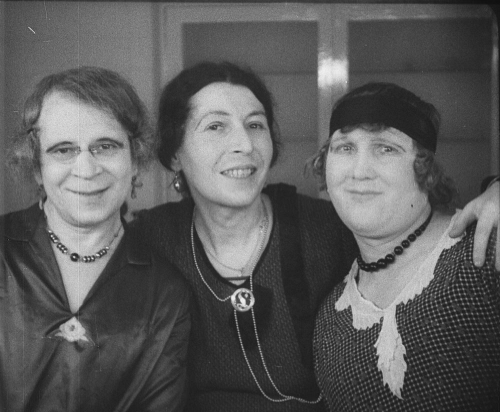 Fotografie: Toni Ebel, Charlotte Charlaque und Dora Richter (von links), Berlin 1933