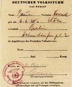 Fotografie: Gefälschte Volkssturm-Bescheinigung für Konrad Latte als „Konrad Bauer“, ausgestellt von Harald Poelchau, Berlin, 4. Oktober 1944