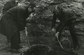 Andrzej Klimowicz (left) planting a tree in the Garden of the Righteous at the Israeli Holocaust memorial center Yad Vashem, Jerusalem, 1982.