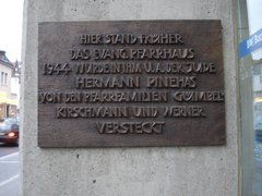 Commemorative plaque at the former Protestant parish house at Unterländer Str. 65 in Stuttgart-Zuffenhausen, 2011.