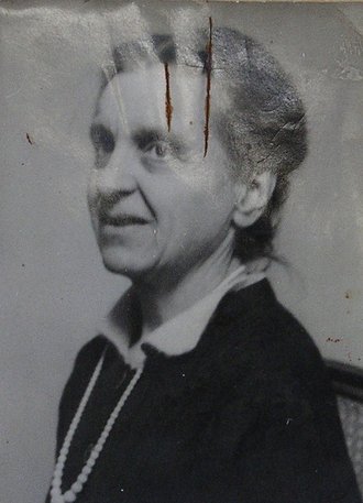 Fotografie: Foto von Edith Behr auf dem Antrag auf Anerkennung als „Opfer des Faschismus“, um 1945