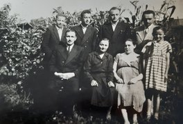 The Chazbijewicz family, front row: Jan and Rozalia (1908–1995) (1st and 2nd from left), Trzcianka, 1955.