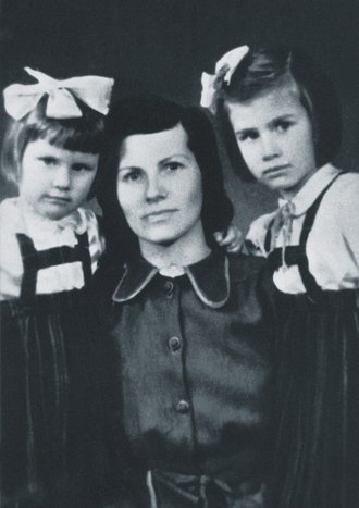Johanna Sedule with her daughters Indra (right) and Irīda, 1940s.