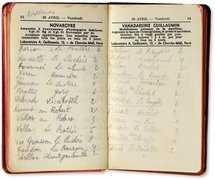 Fotografie: Seite aus dem Notizbuch von Madeleine Dreyfus mit Namen und Wohnorten von Bäuerinnen und Bauern und der Anzahl der Kinder, die sie aufnehmen wollen, darunter auf der rechten Seite die Héritiers in La Fayolle, 1942