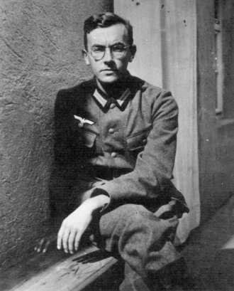 Fotografie: Franz Herbert Chales de Beaulieu (später François de Beaulieu) als Wehrmachtssoldat, um 1942