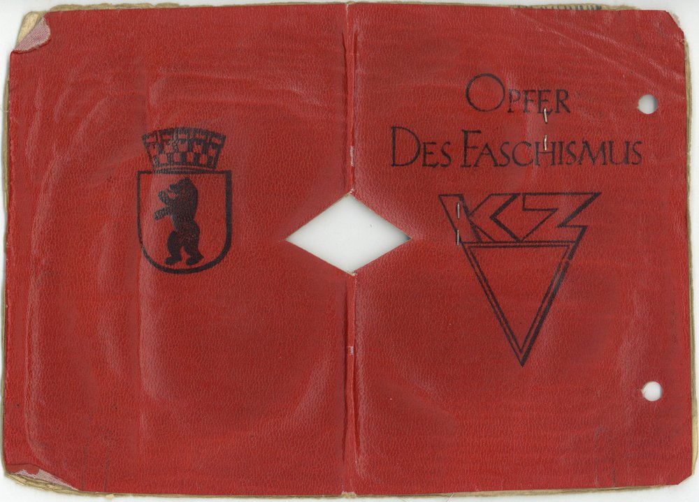 Fotografie: Erich Oppenheimers Ausweis als „Opfer des Faschismus“, 1945