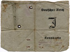 Fotografie: Kennkarte von Ella Deutschkron mit eingestempeltem „J“ (für Jüdin) und dem Zwangsnamen „Sara“, Berlin, 23. März 1939