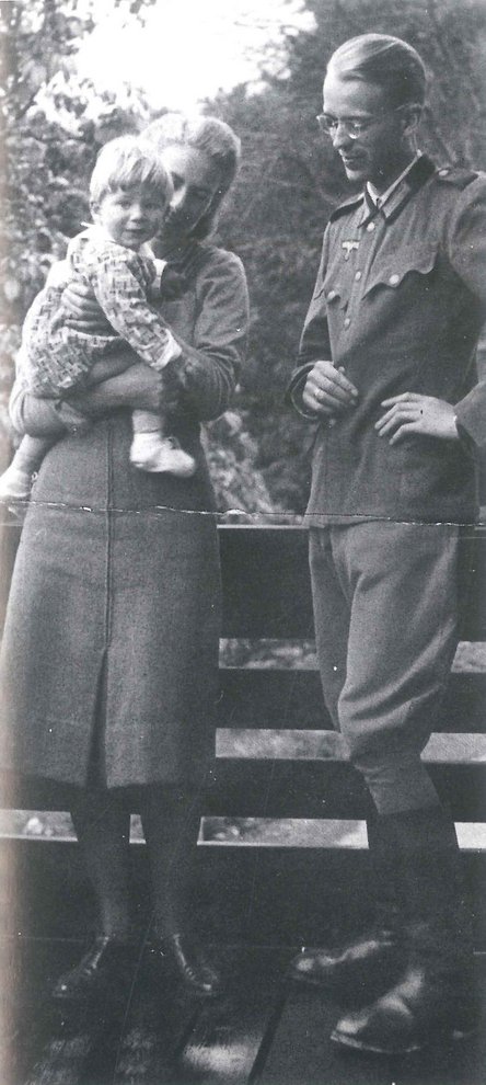 Fotografie: Ella und Kurt Lingens mit ihrem Sohn Peter Michael kurz vor ihrer Verhaftung, 1942