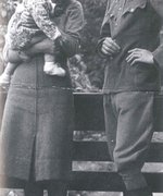 Fotografie: Ella und Kurt Lingens mit ihrem Sohn Peter Michael kurz vor ihrer Verhaftung, 1942