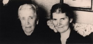 Bolette Burckhardt (rechts) mit ihrer Mutter Marie Michelet, Oslo 1942