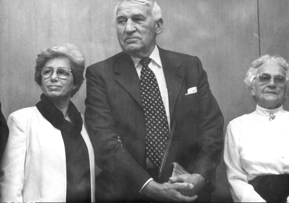 Fotografie: Tihomil Beritić mit Dina Büchler-Chen (links), Zagreb 1995