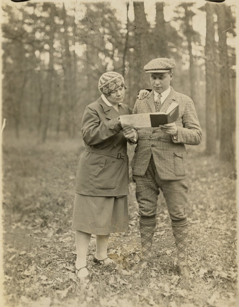 Fotografie: Charlotte und Reinhold Großmann bei einem Ausflug in Berlin-Heiligensee, 1929
