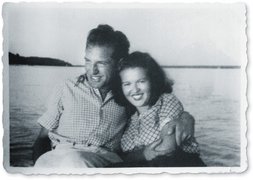 Valentīna Löwenstein und Dietrich Feinmanis auf dem Fluss Lielupe, Sommer 1940