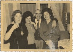 Lea (Lina) and Mosche Fernbach with their daughters Schoschana (Susi) Friedmann (left) and Miriam Brudermann on Lea Fernbach’s 60th birthday, Tel Aviv, 1964.