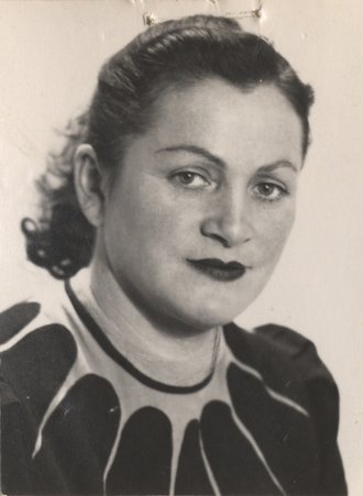 Fotografie: Passfoto Elsbeth Rosen, um 1950