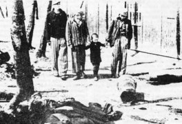 Stefan Jerzy Zweig im KZ Buchenwald nach seiner Befreiung, 11. April 1945