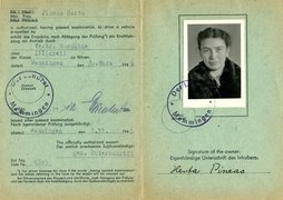 Herta Pineas’s driving license, 1946.