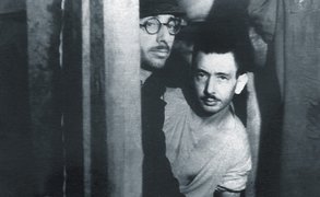 Kalman Linkimer (right) und Yosl Mandelštam in the hiding place, Libau, 1944.
