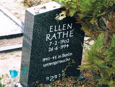Gravestone in the Jewish cemetery in Berlin-Charlottenburg (Heerstraße), undated.